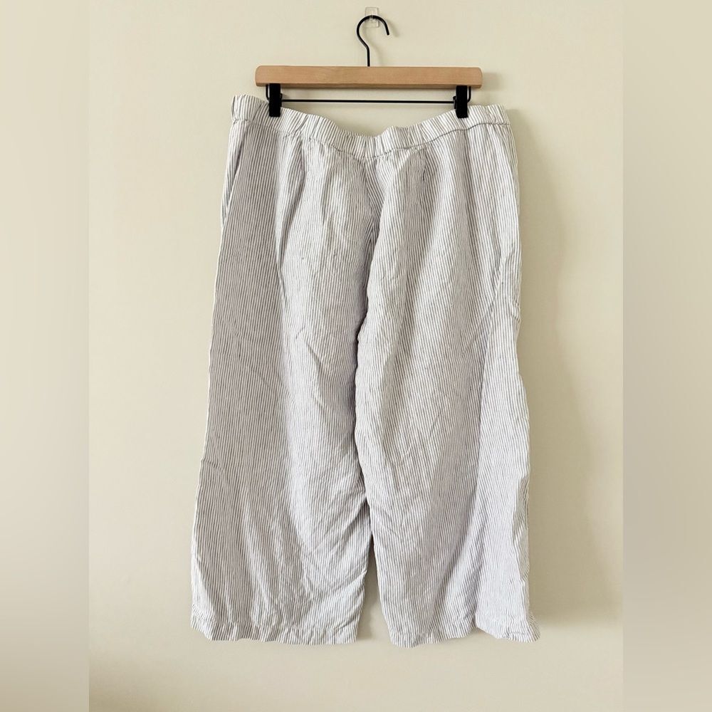 J. Jill Love Linen Cropped Pant in Blue and White Seersucker Stripe - Size LP - Picture 5 of 6